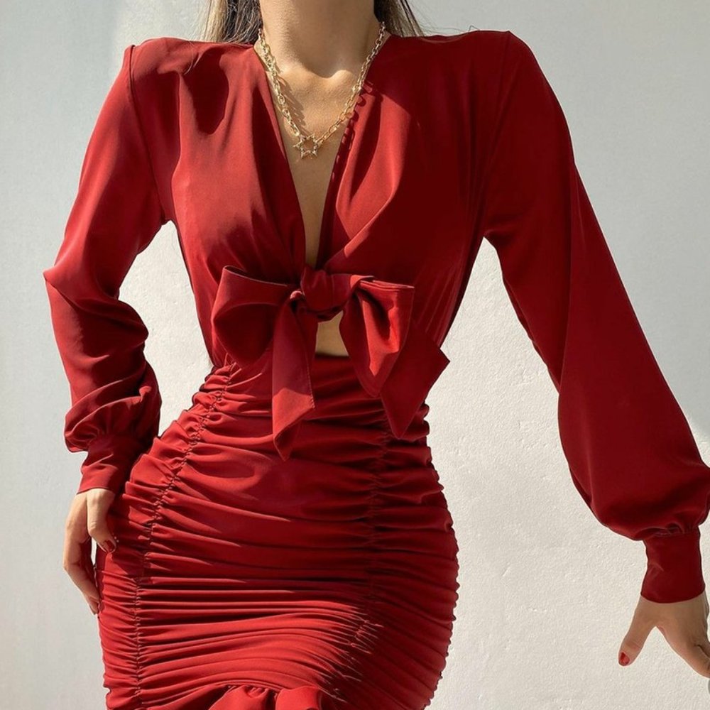 Bow-knot Front Ruffle Hem Ruched Bodycon Dress